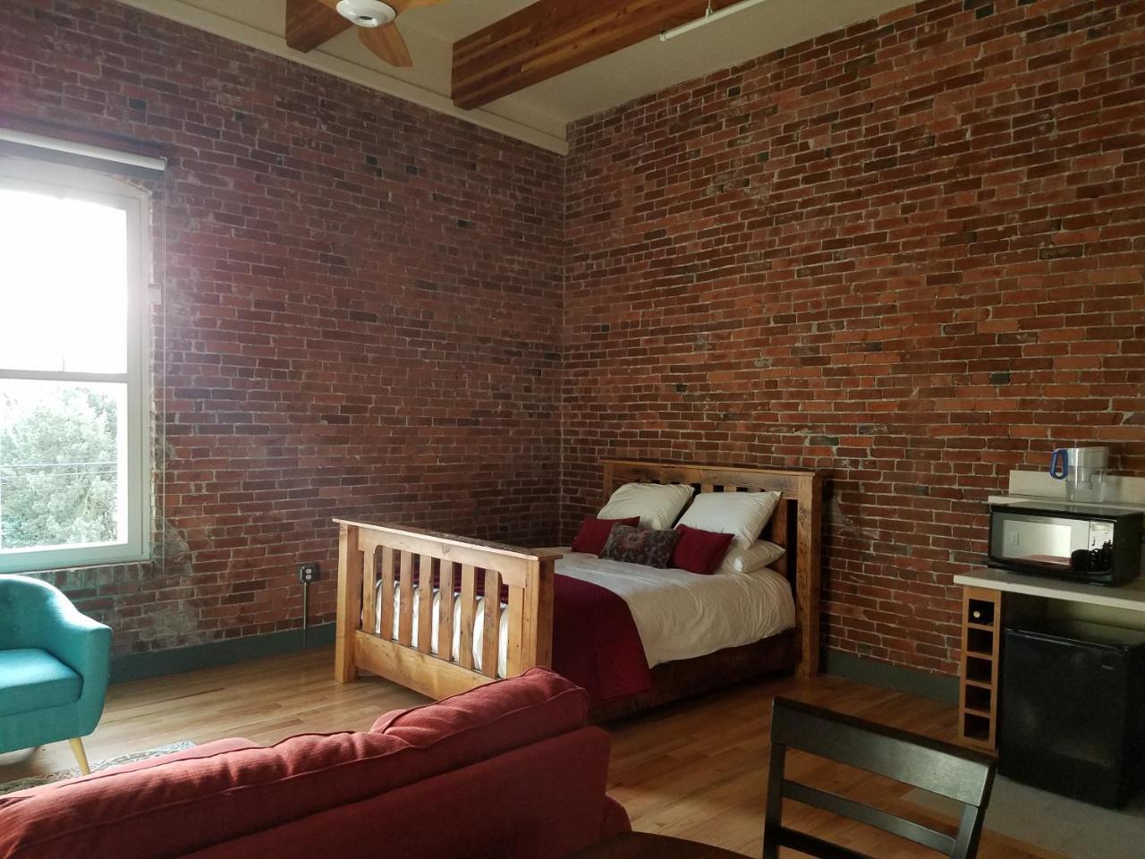 Отель Amity Flats Экстерьер фото